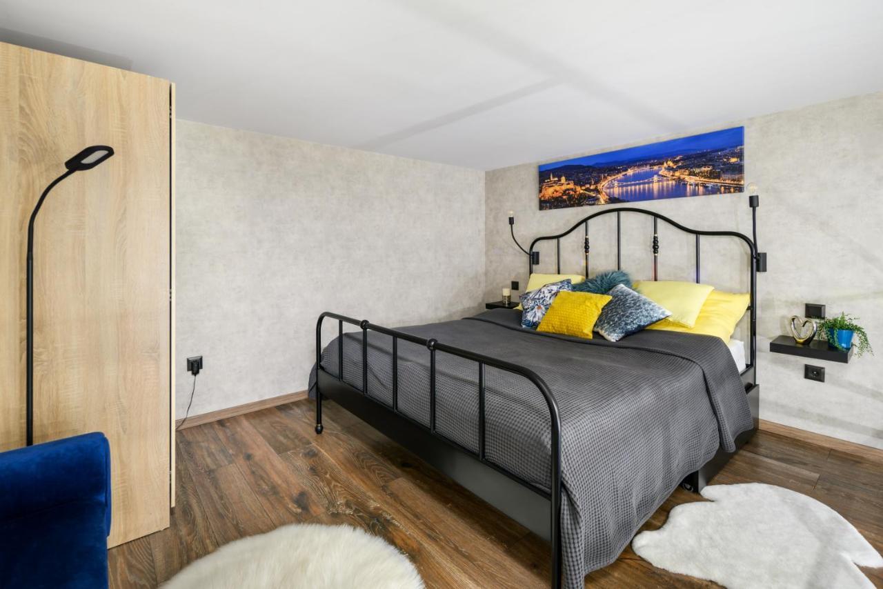 Luxury Apartment In The City Center With Parking บูดาเปสต์ ภายนอก รูปภาพ
